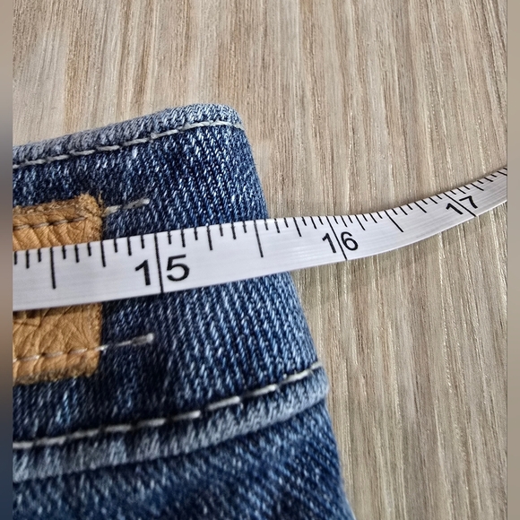 True Religion Cassie Denim Jean Shorts 28 EUC - Picture 4 of 6